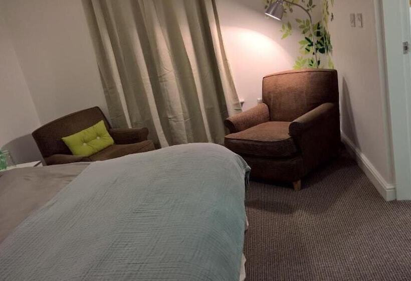 Pensione Regent Serviced Suites