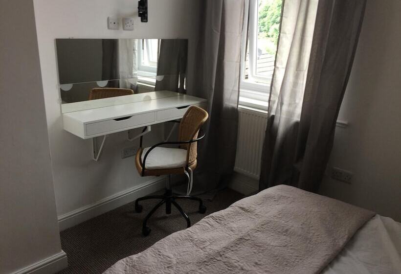 بنسيون Regent Serviced Suites