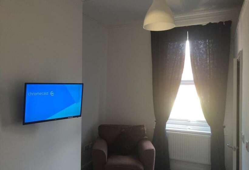 Pensione Regent Serviced Suites