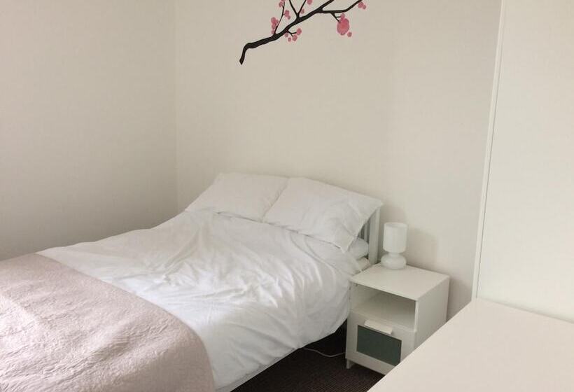 بنسيون Regent Serviced Suites