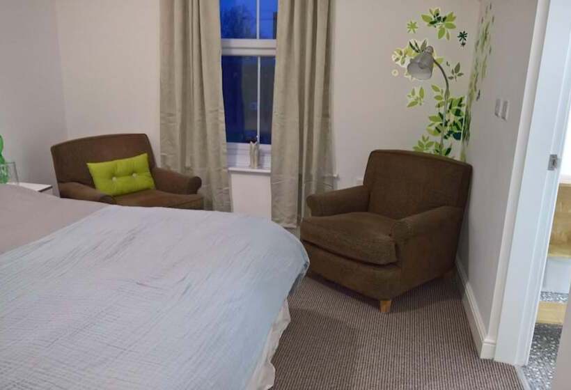 بنسيون Regent Serviced Suites