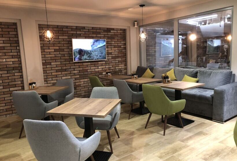 פנסיון Sowa House