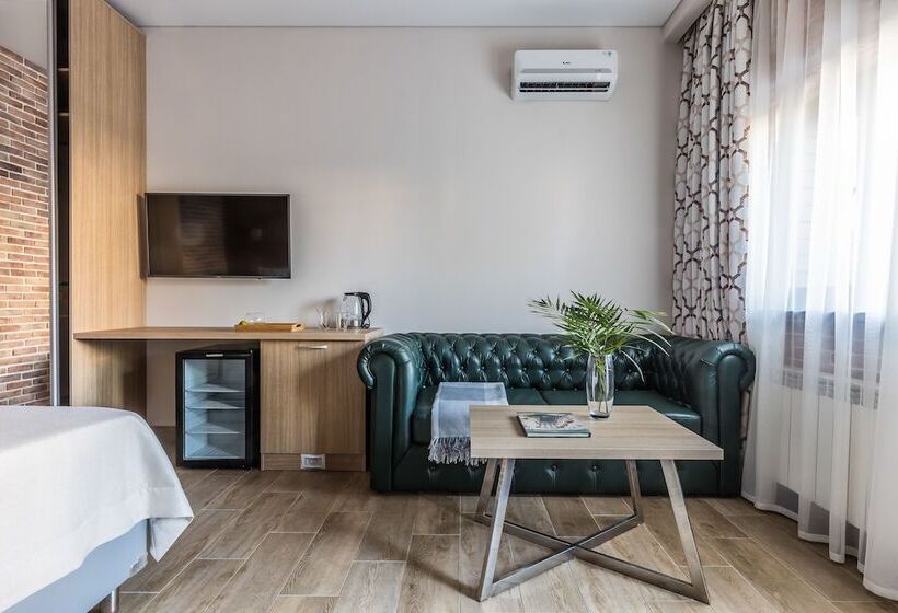 פנסיון Sowa House