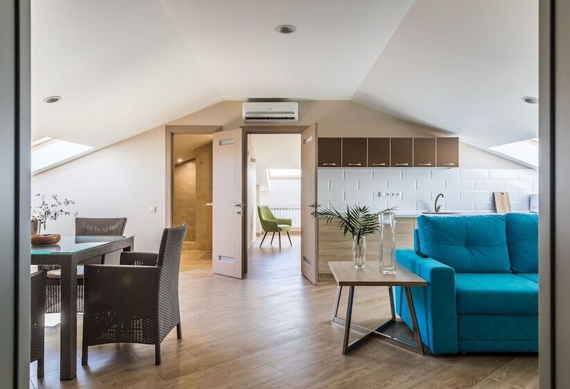 פנסיון Sowa House