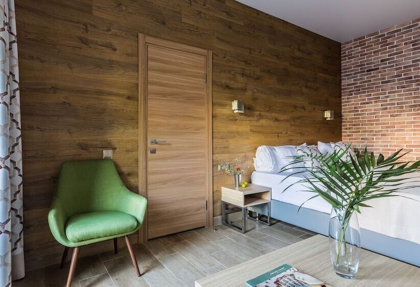 פנסיון Sowa House