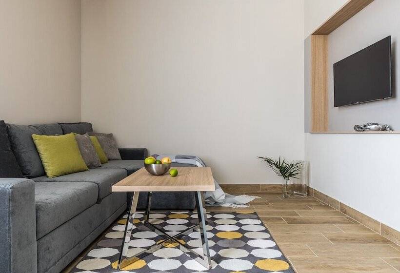 פנסיון Sowa House