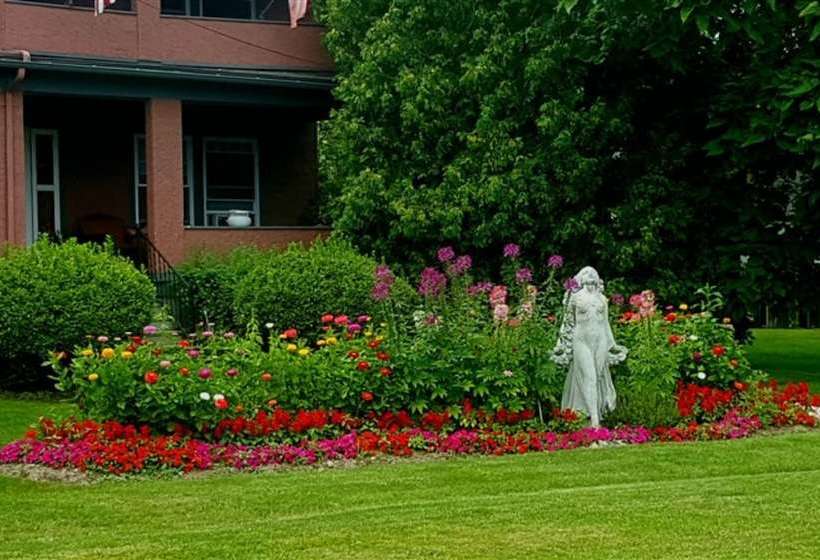 1922 Starkey House Bed & Breakfast Inn