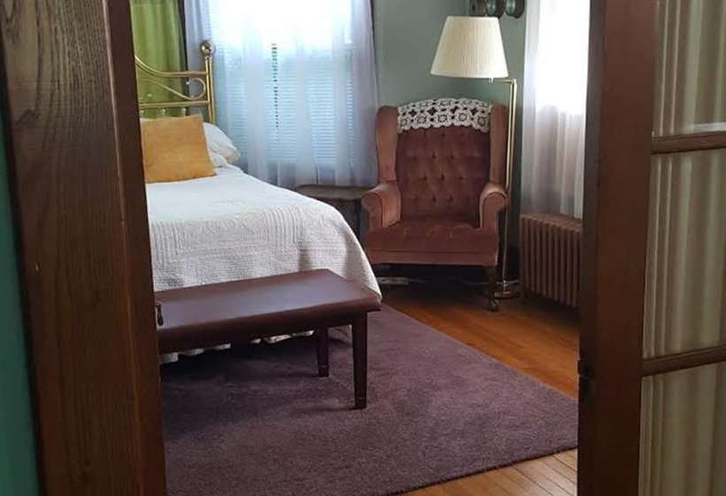 1922 Starkey House Bed & Breakfast Inn