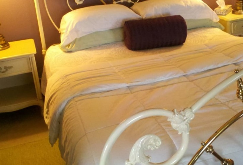 1922 Starkey House Bed & Breakfast Inn