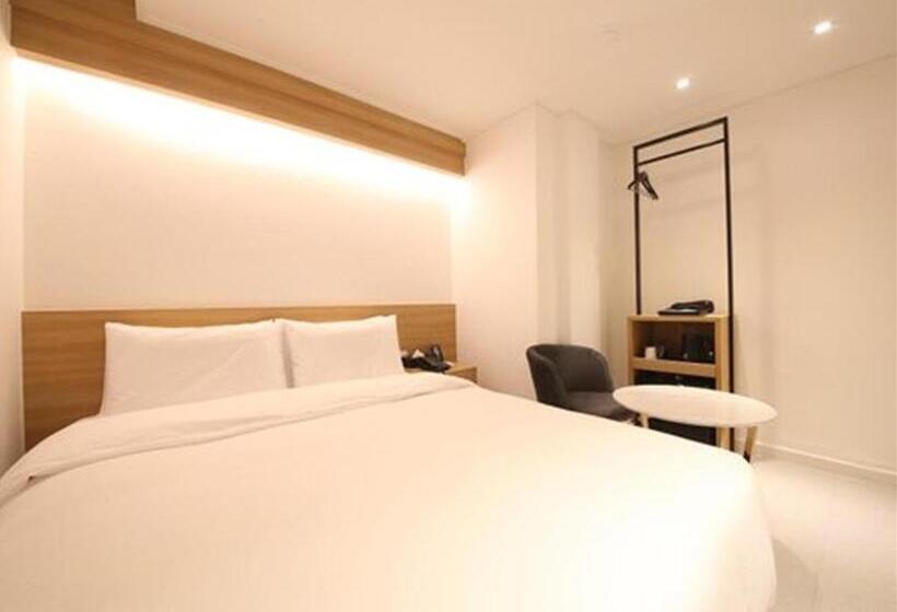 Busan Seomyeon Business Hotel J7