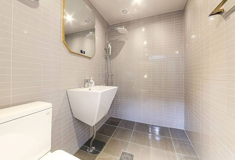 Busan Seomyeon Business Hotel J7