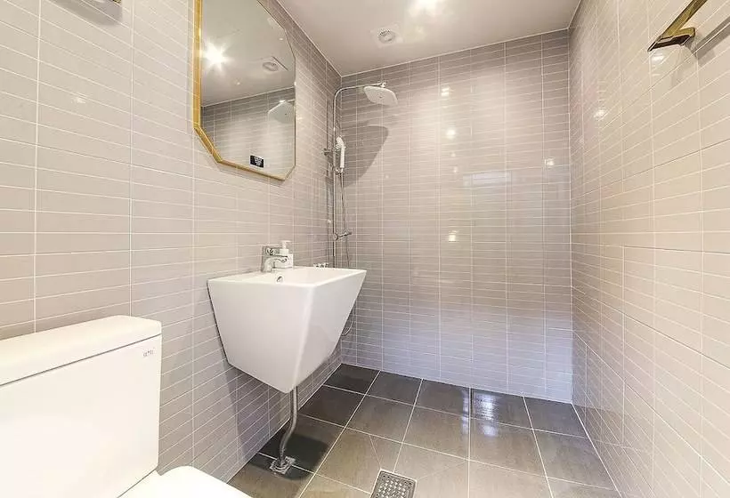 Busan Seomyeon Business Hotel J7