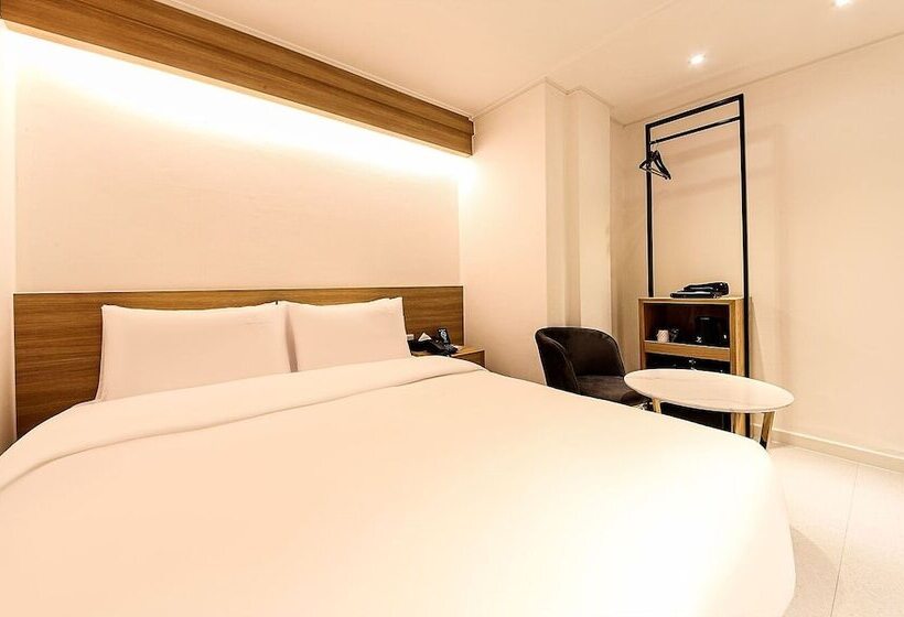 Busan Seomyeon Business Hotel J7
