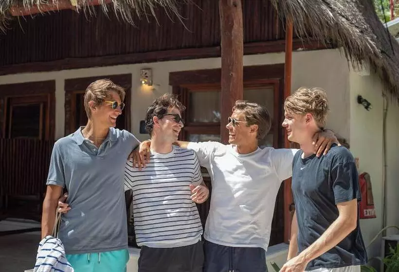 Hotelli Bt Live Tulum Located At The Party Zone