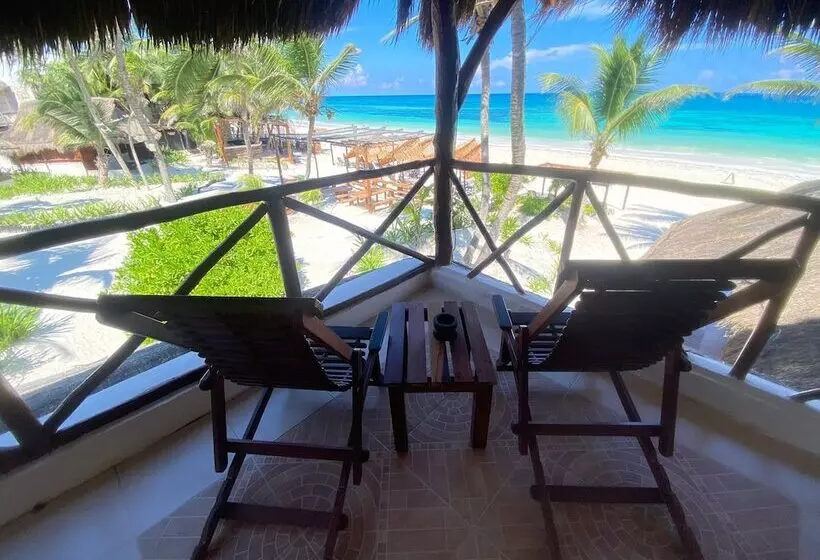 Hotelli Bt Live Tulum Located At The Party Zone