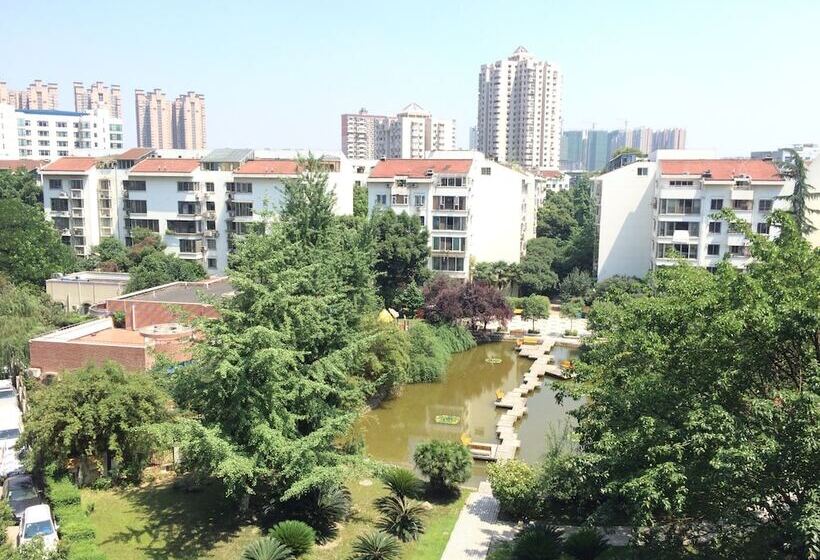 Loving Chengdu Youth Hostel