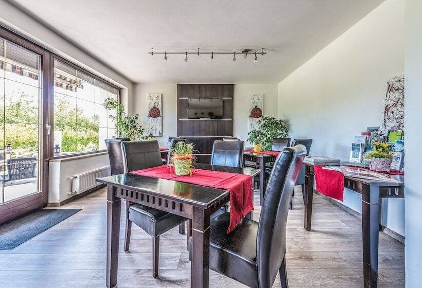 Pensionat Art Rooms Gästezimer