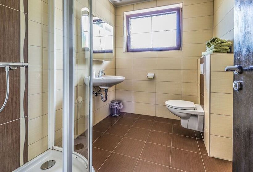 Pensionat Art Rooms Gästezimer