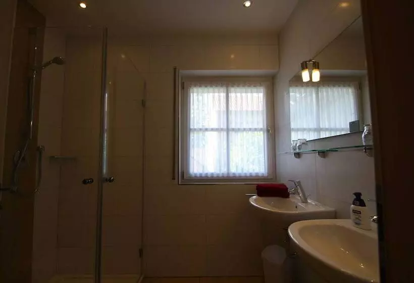 Majatalo Gästehaus Bourdy