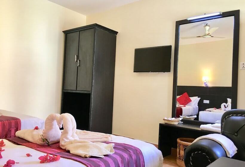 پانسیون Katero