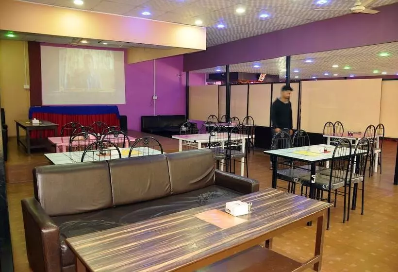 پانسیون Kathmadu Fawlty Home