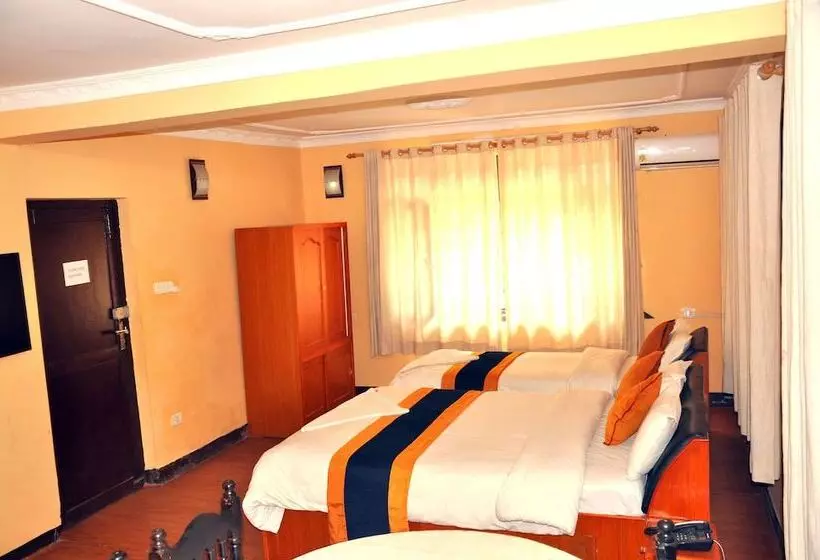 پانسیون Kathmadu Fawlty Home