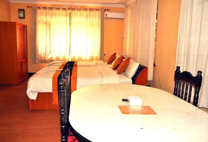 پانسیون Kathmadu Fawlty Home