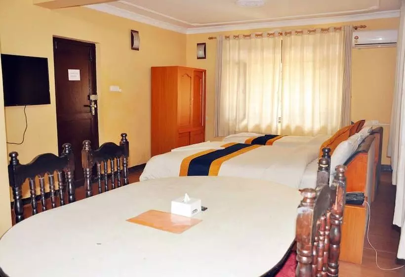 پانسیون Kathmadu Fawlty Home