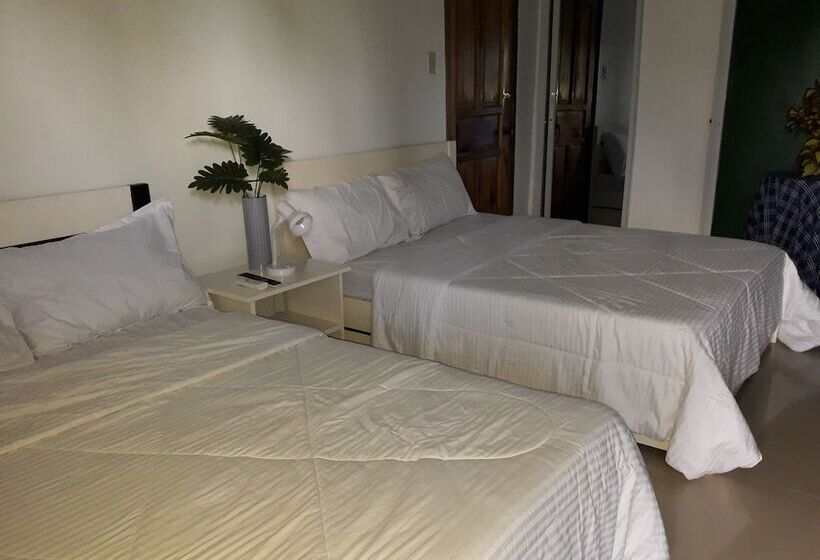 بنسيون Phuenics De Galera