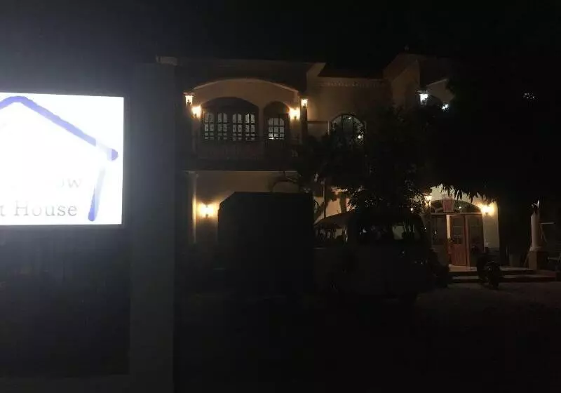 پانسیون The Sparrow Guest House