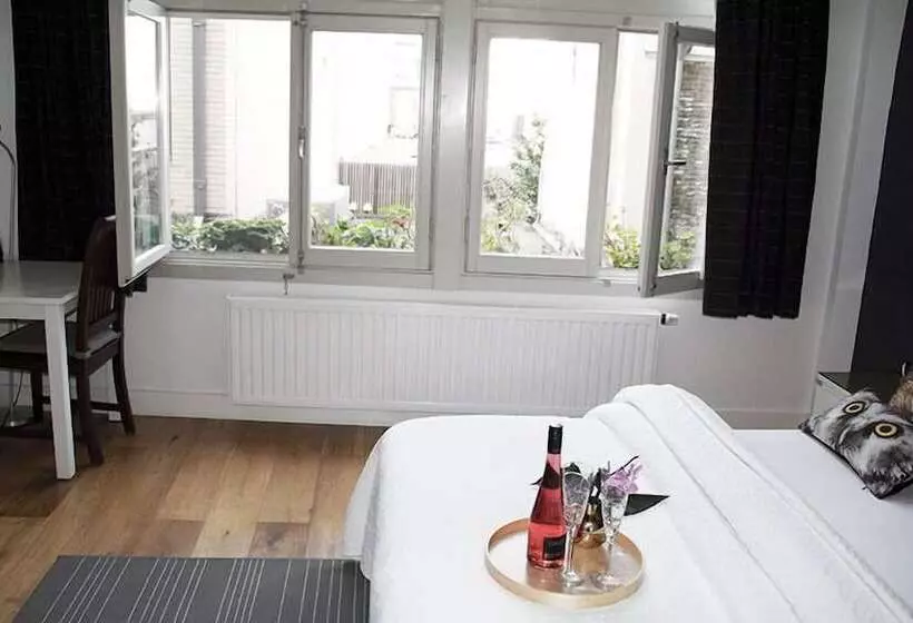 پانسیون Velvetamsterdam