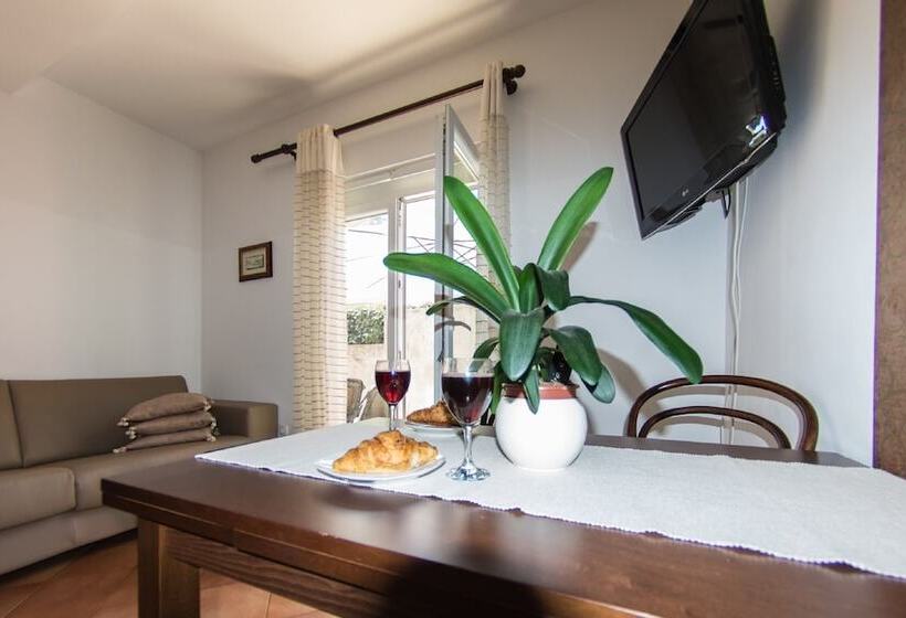 Apartments Villa Marid