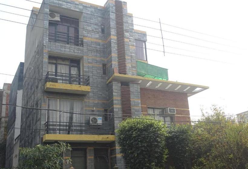 בית מלון כפרי Avp House Stay,sec 51 Noida