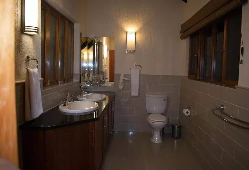 Legend Safaris   Kruger Park Lodge