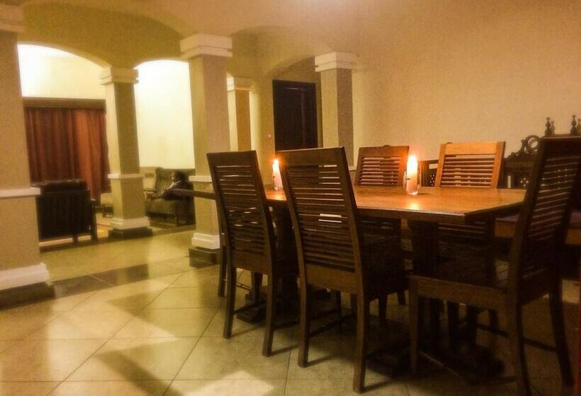 پانسیون Family Home