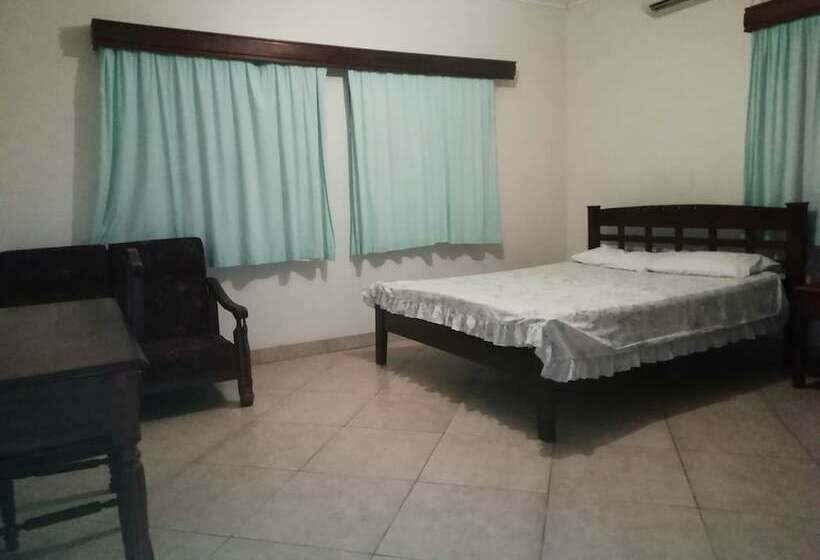 پانسیون Family Home