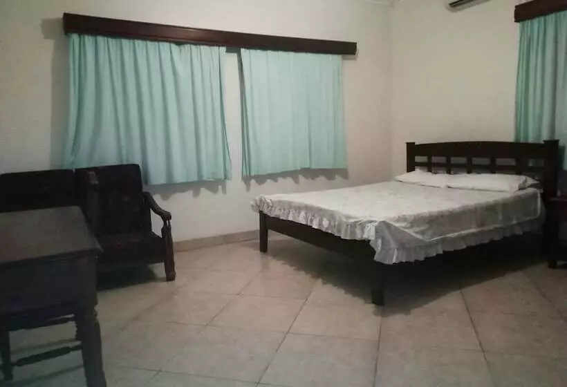 پانسیون Family Home