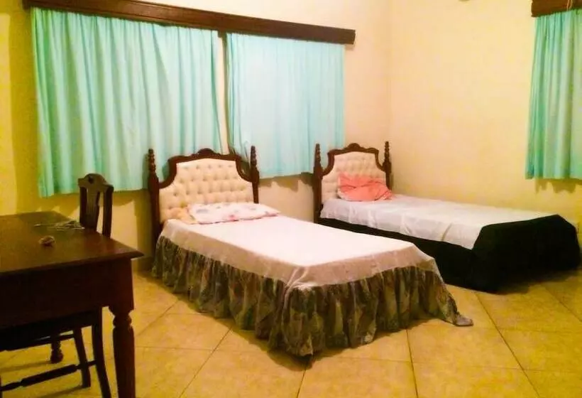 پانسیون Family Home