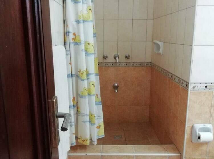 پانسیون Family Home