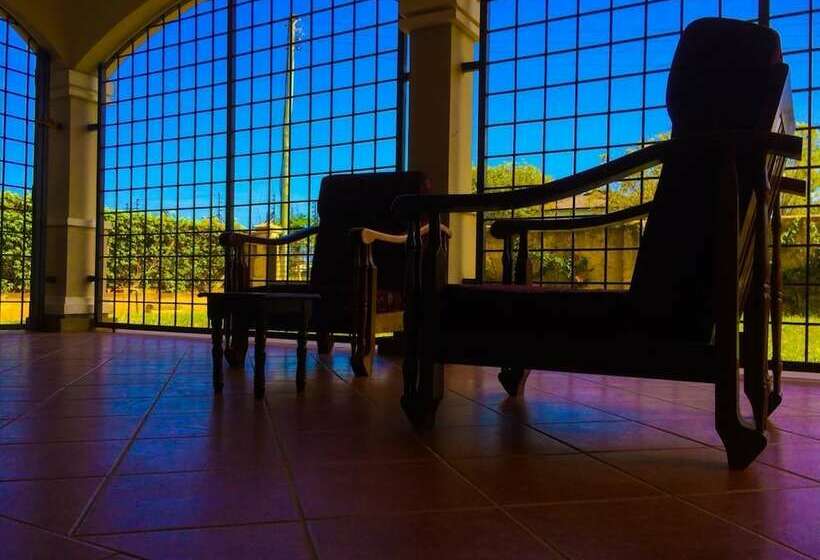 پانسیون Family Home