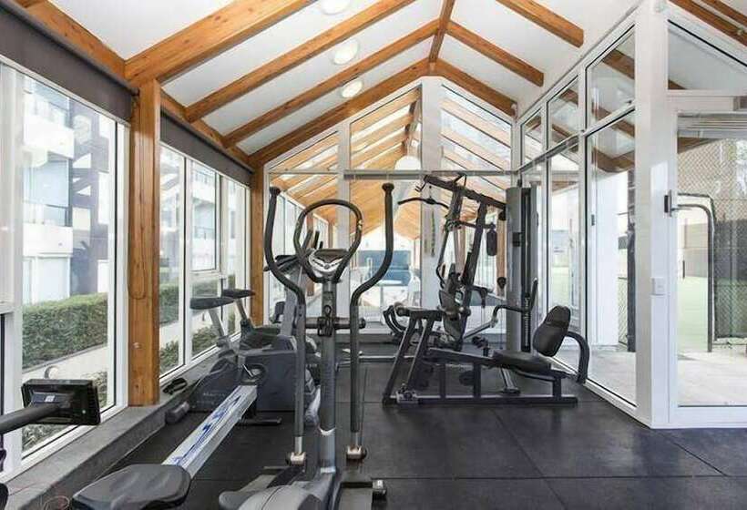 Platinum Apartments On Whiteman St