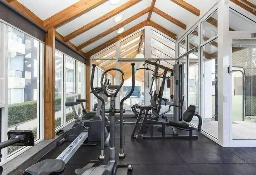 Platinum Apartments On Whiteman St