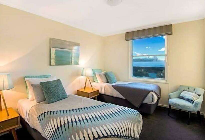 Platinum Apartments On Whiteman St