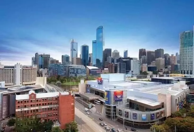 Platinum Apartments On Whiteman St