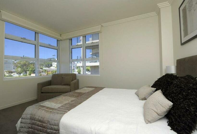 Oasis Unit 9 5 Laman Street