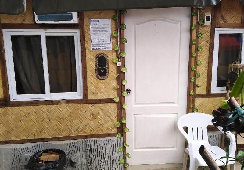 בית מלון כפרי Garden View Inn