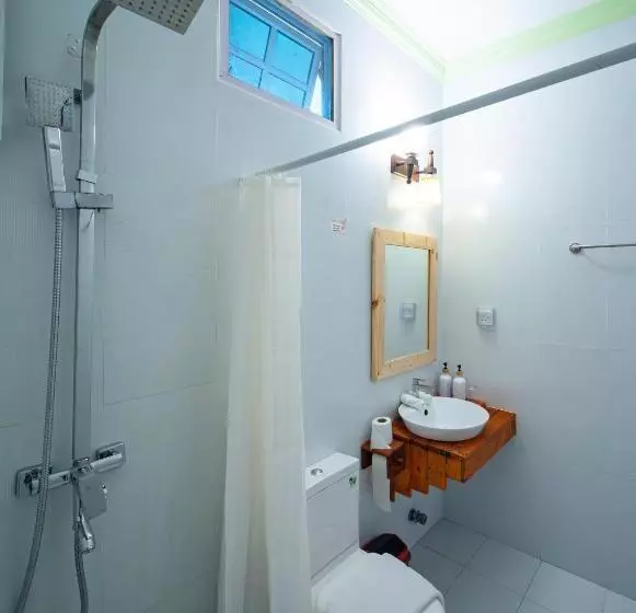 پانسیون Biosphere Inn