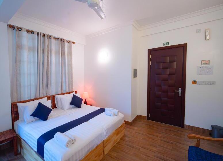 پانسیون Biosphere Inn