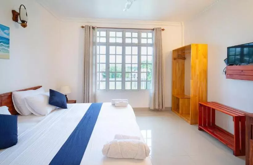 پانسیون Biosphere Inn