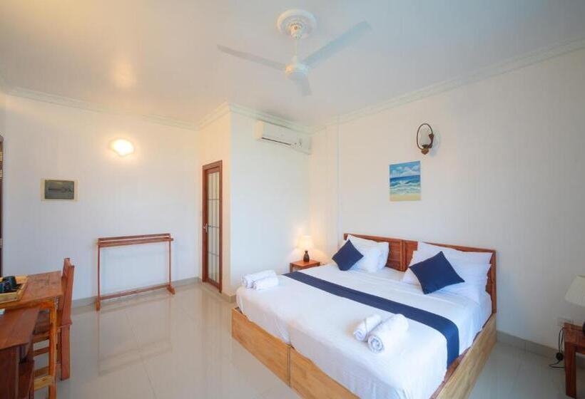 پانسیون Biosphere Inn